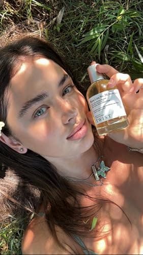 Twist - Addicted No. 3 - Eau De Parfum Inspired by Y. B.lack O.pium Long-Lasting Perfume For Women, Amber & Vanilla, Vegan, Clean Ingredients, Fragrance - Spray 100 ml | 3.4 fl. oz. — view 3